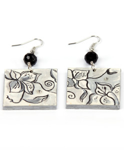 Hand painted earrings - Black and white flowers