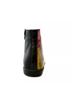 Sneakers dipinte a mano – Love is All