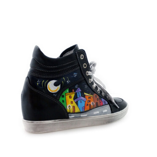Scarpe sneakers dipinte a mano – Cartoon city night