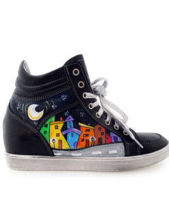Scarpe sneakers dipinte a mano – Cartoon city night