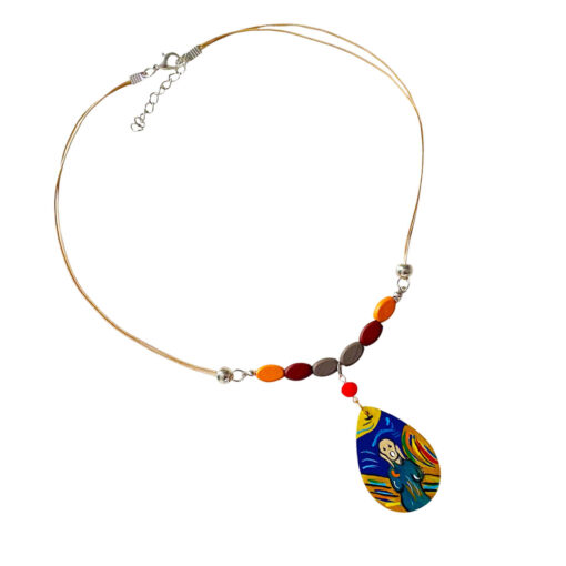 Mi Amor! Omaggio a Frida Kahlo, contrasto di forme geometriche e colori intensi, con soggetto centrale dipinto ispirato a Frida Kahlo.