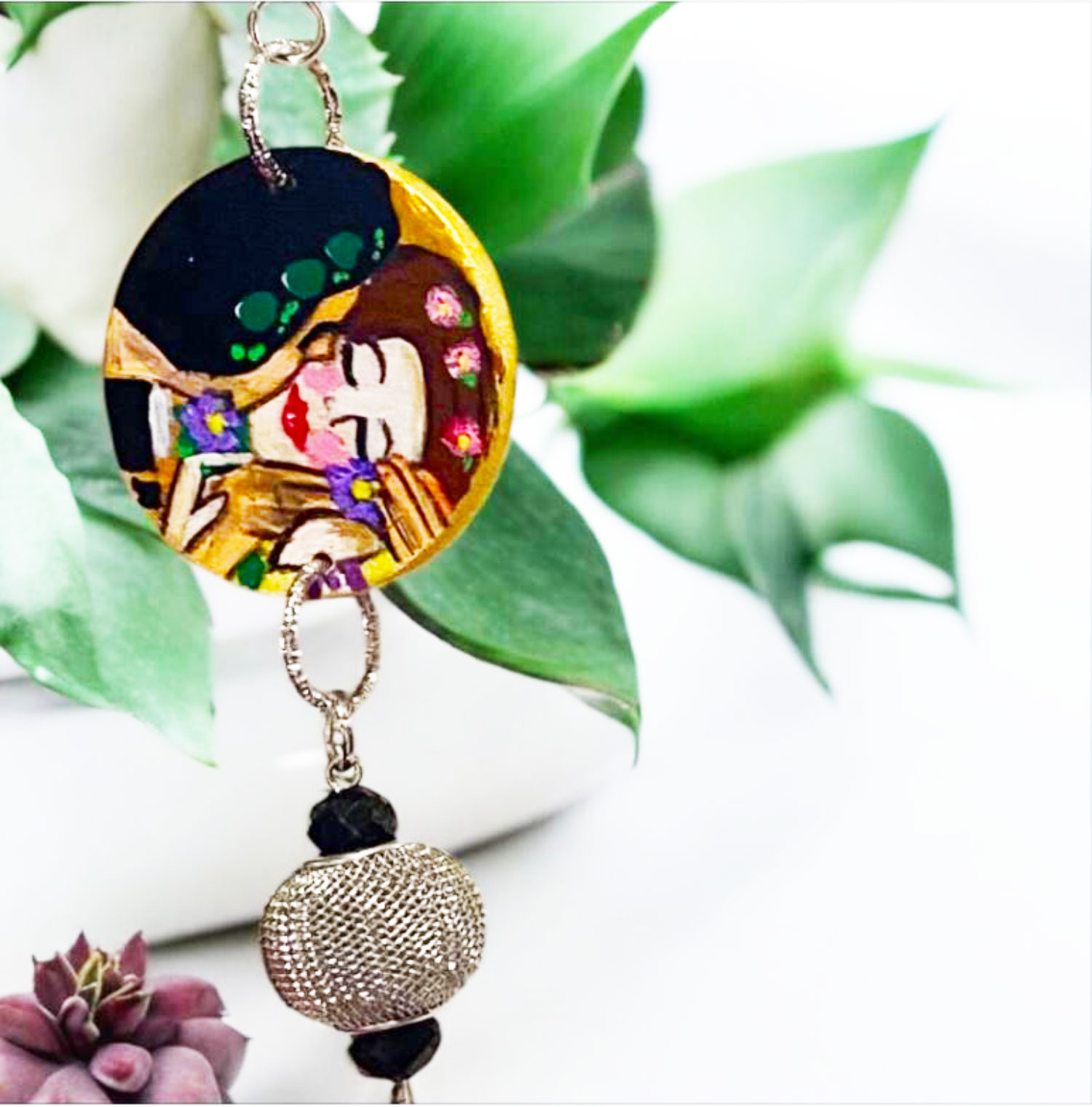 Collana dipinta a mano – Il bacio di Klimt Collana dipinta a mano – Il bacio di Klimt