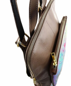 Borsa zaino dipinta a mano – Freyja di Anne Marie Zilberman