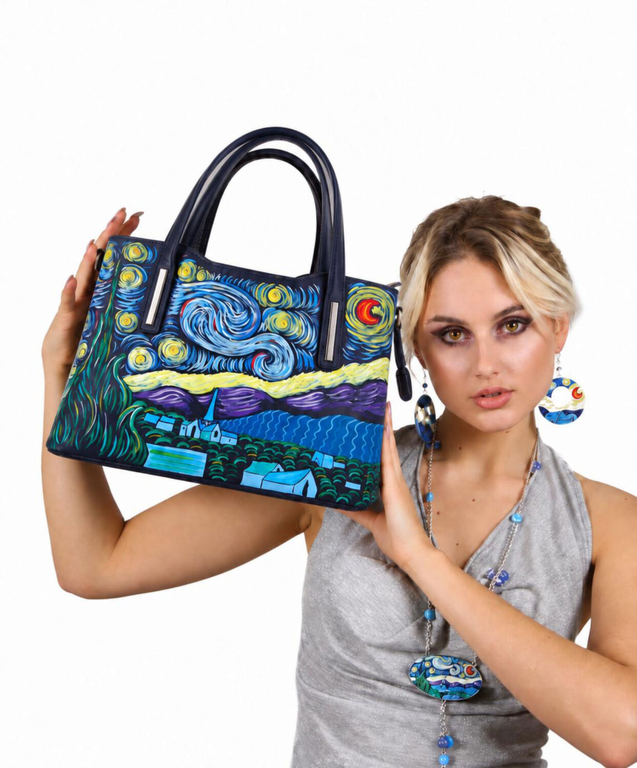 Borsa dipinta a mano – La notte stellata di Van Gogh Borsa dipinta a mano – La notte stellata di Van Gogh