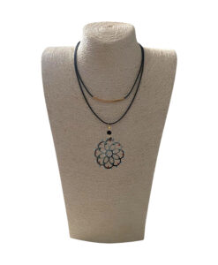 Collana dipinta a mano – Luminarie Salentine Rosone Nero Glitter