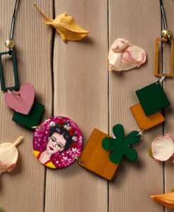 Collana dipinta a mano – Frida Kahlo e passione